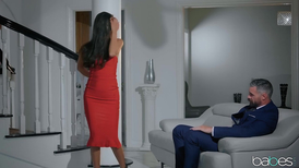 Gianna Dior puts on a strptease show for a DILF