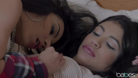 Lesbian lovers having lots of oral fun on the bed